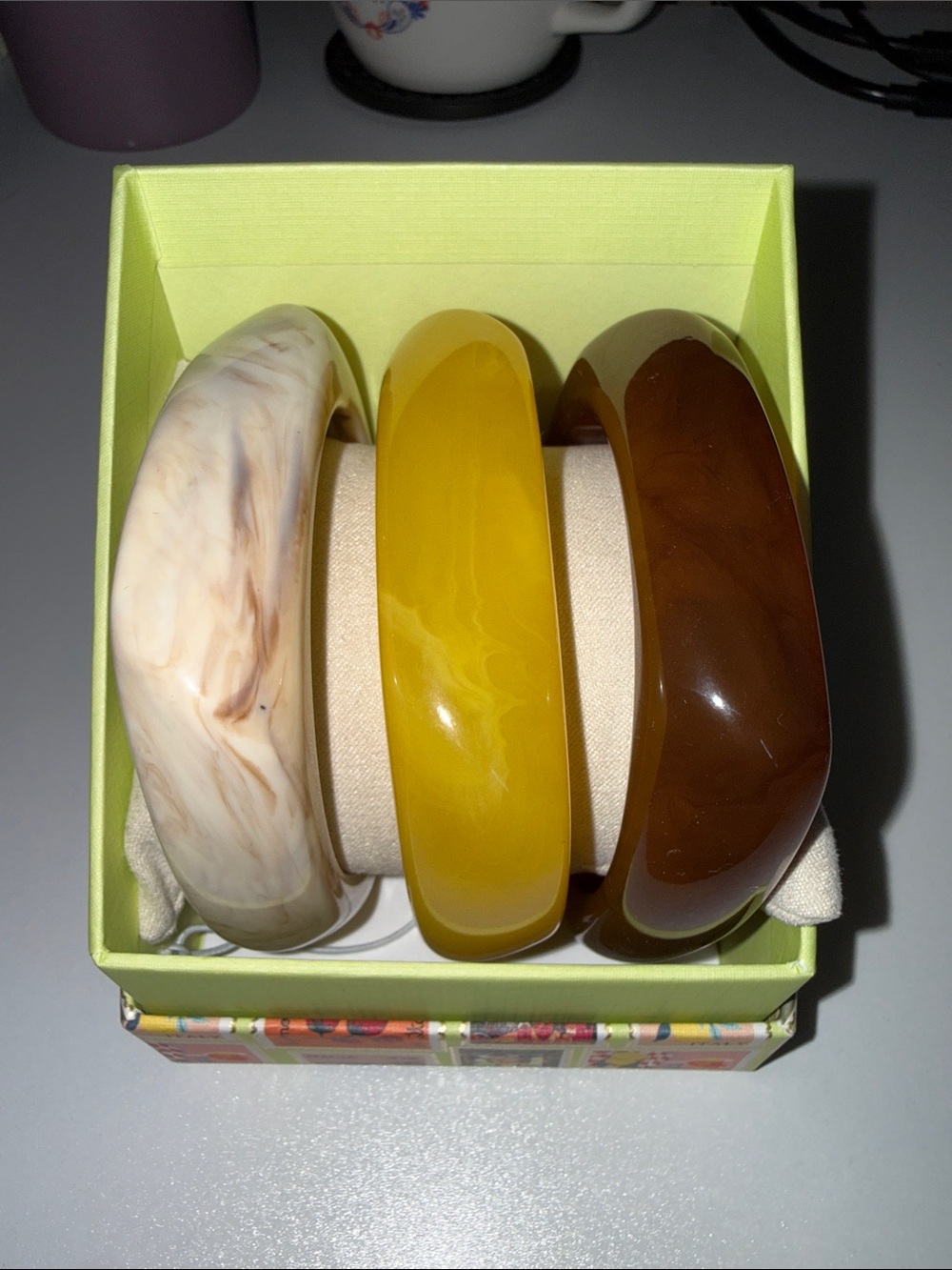 Three-Piece Resin Bangle Bracelet Set - Cream, Mustard, Brown